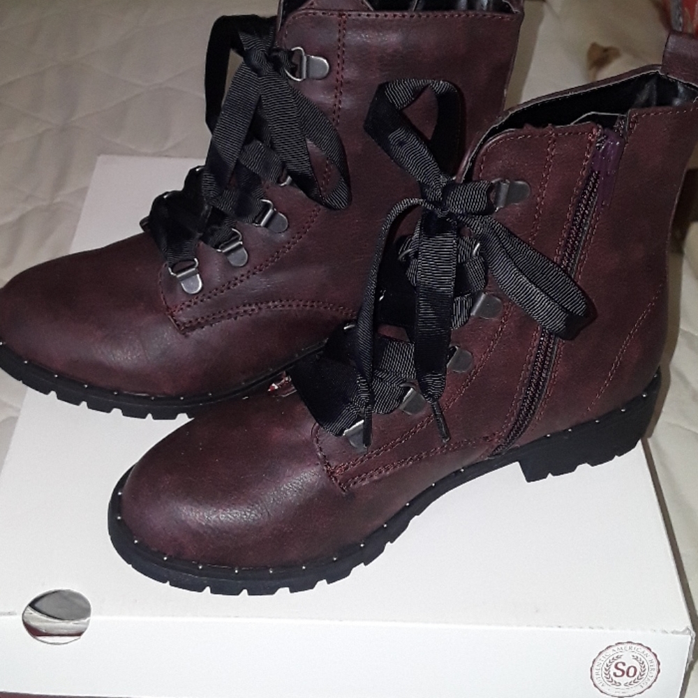 SUPER SALE So maroon boots, from kohls